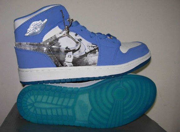 Jordan 1 Retro Nike.png
