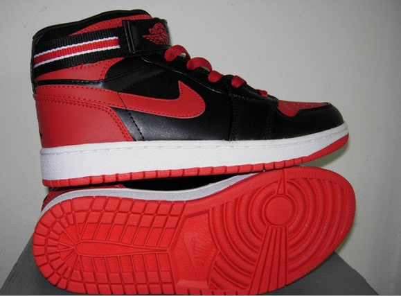 Jordan 1 Retro Nike.png
