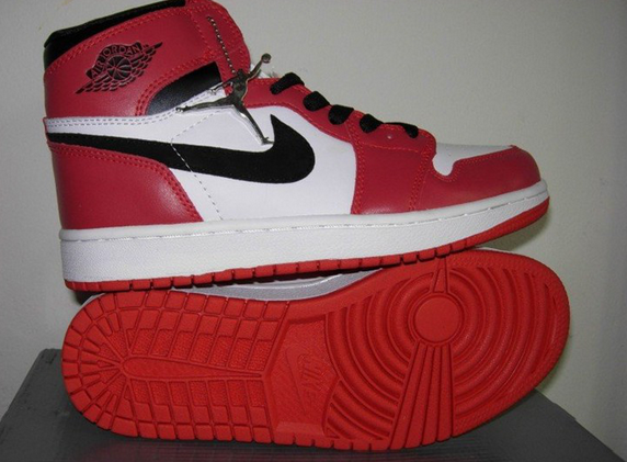 Jordan 1 Retro Nike.png