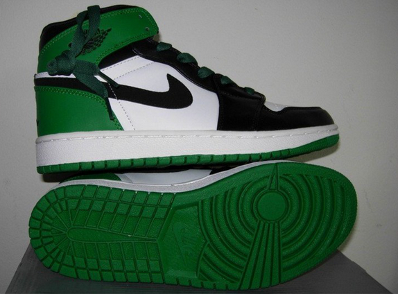 Jordan 1 Retro Nike.png