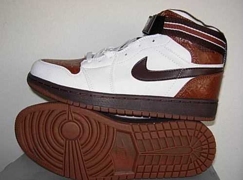 Jordan 1 Retro Nike.png