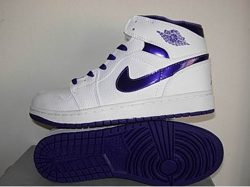Jordan 1 Retro Nike.png