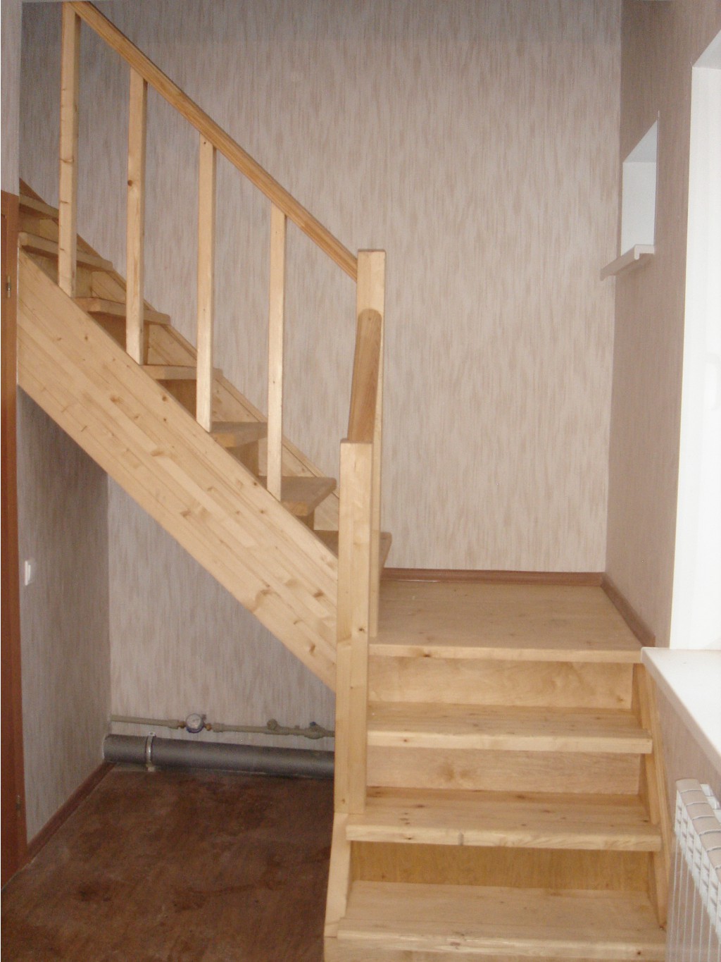 1f_stairs.JPG