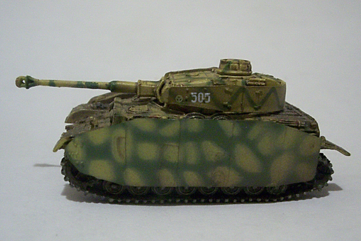 144 Takara Panzer IV 2.jpg