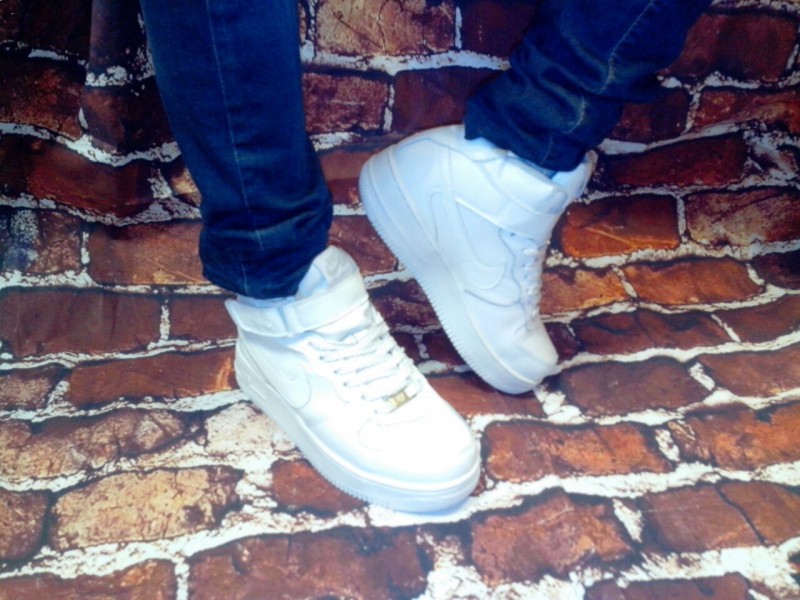    Air-FORCE  -white- 1750 .