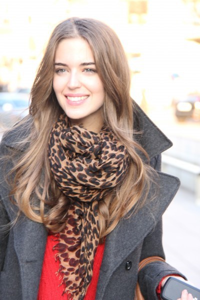 clara-alonso-and-louis-vuitton-stephen-sprouse-leopard-stole-gallery_enl11_enl.jpg