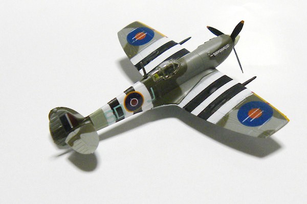 F-Toys WKC4 Spitfire RAF 2.jpg