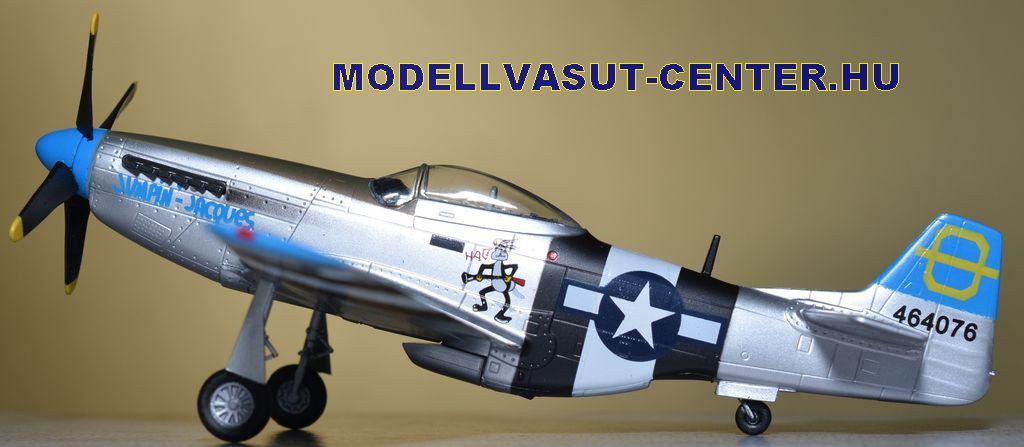 EM37291 P-51D Rabbit 4.jpg