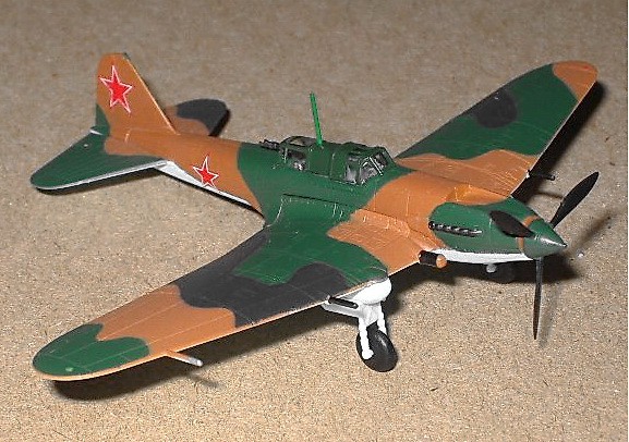 Bandai Wing Club L4 #8 IL-2 camo.jpg