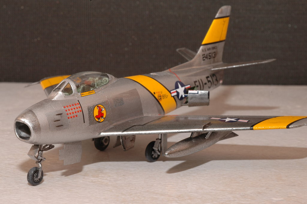 Hobby Boss F-86F-30 4.jpg