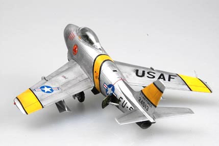 Hobby Boss F-86F-30 5.jpg