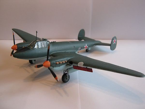 Airfix Pe-2 4.jpg