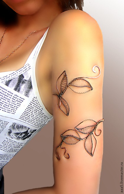 be1a619fd64d23064013648864ot--ukrasheniya-braslet-na-plecho-doch-lesnogo.jpg