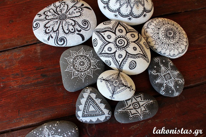 Art-on-pebbles-001.jpg