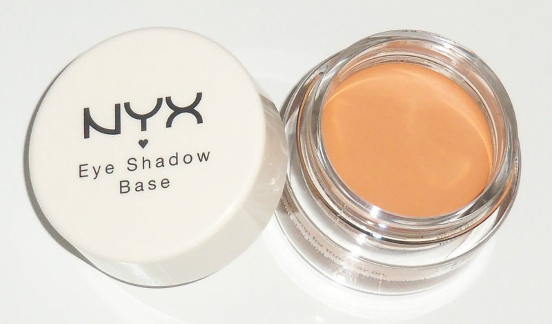 NYX    Eyeshadow Base ESB03 Skin Tone 320