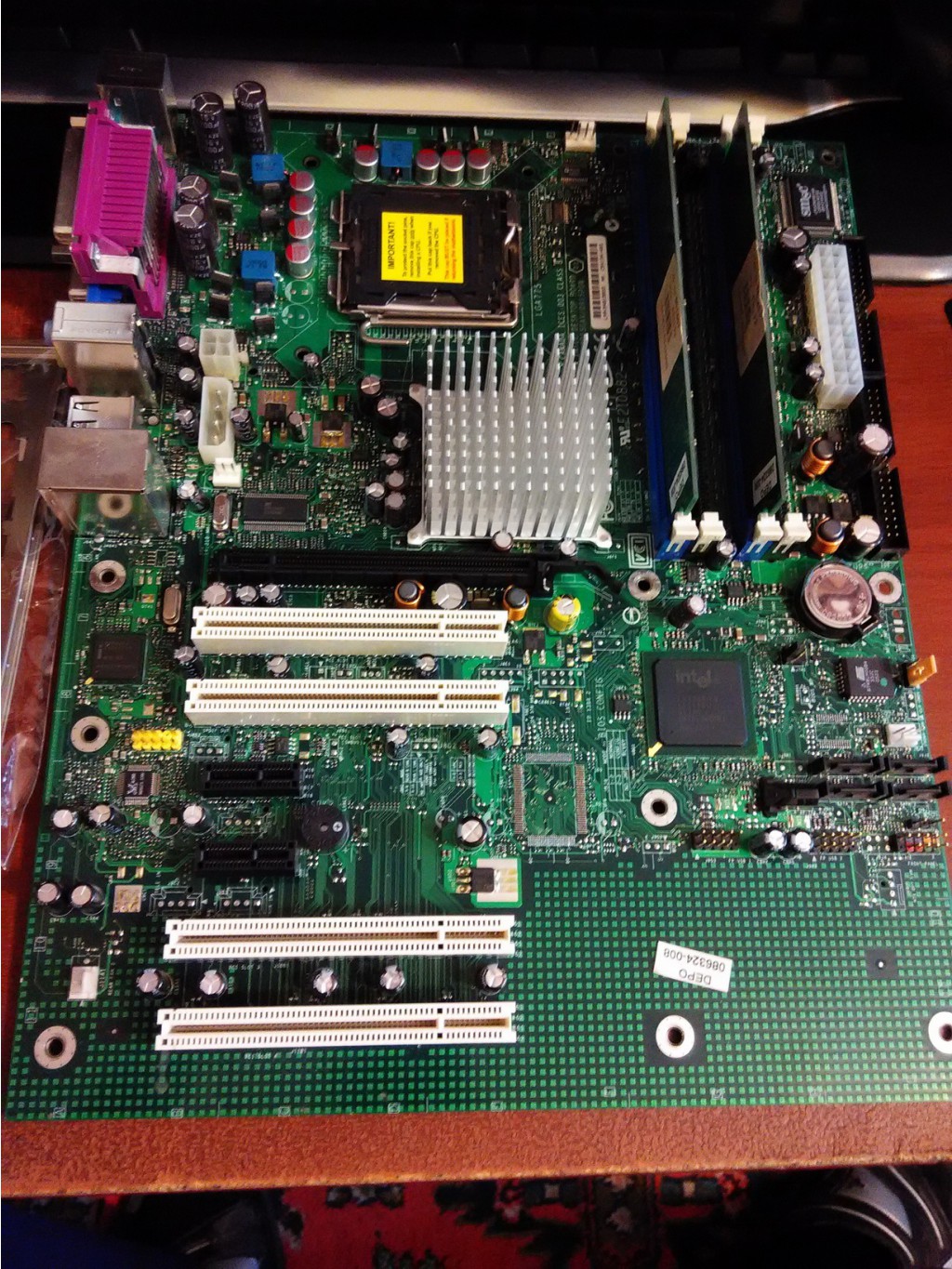 Intel D915GAV (1)