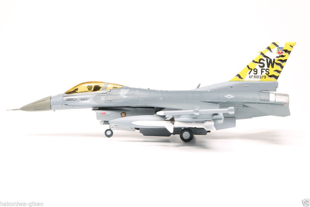 F-Toys F-16C Fighting Falcon 3.JPG