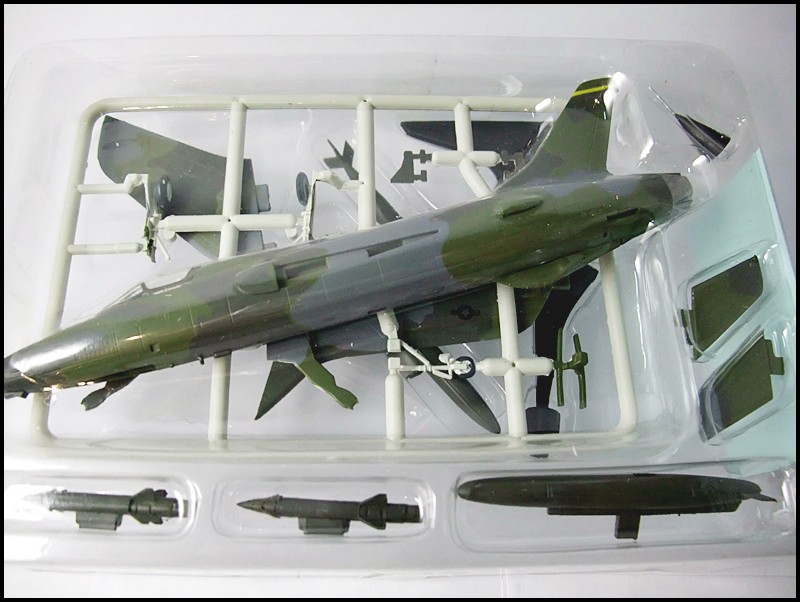 F-Toys F-105D 1.jpg