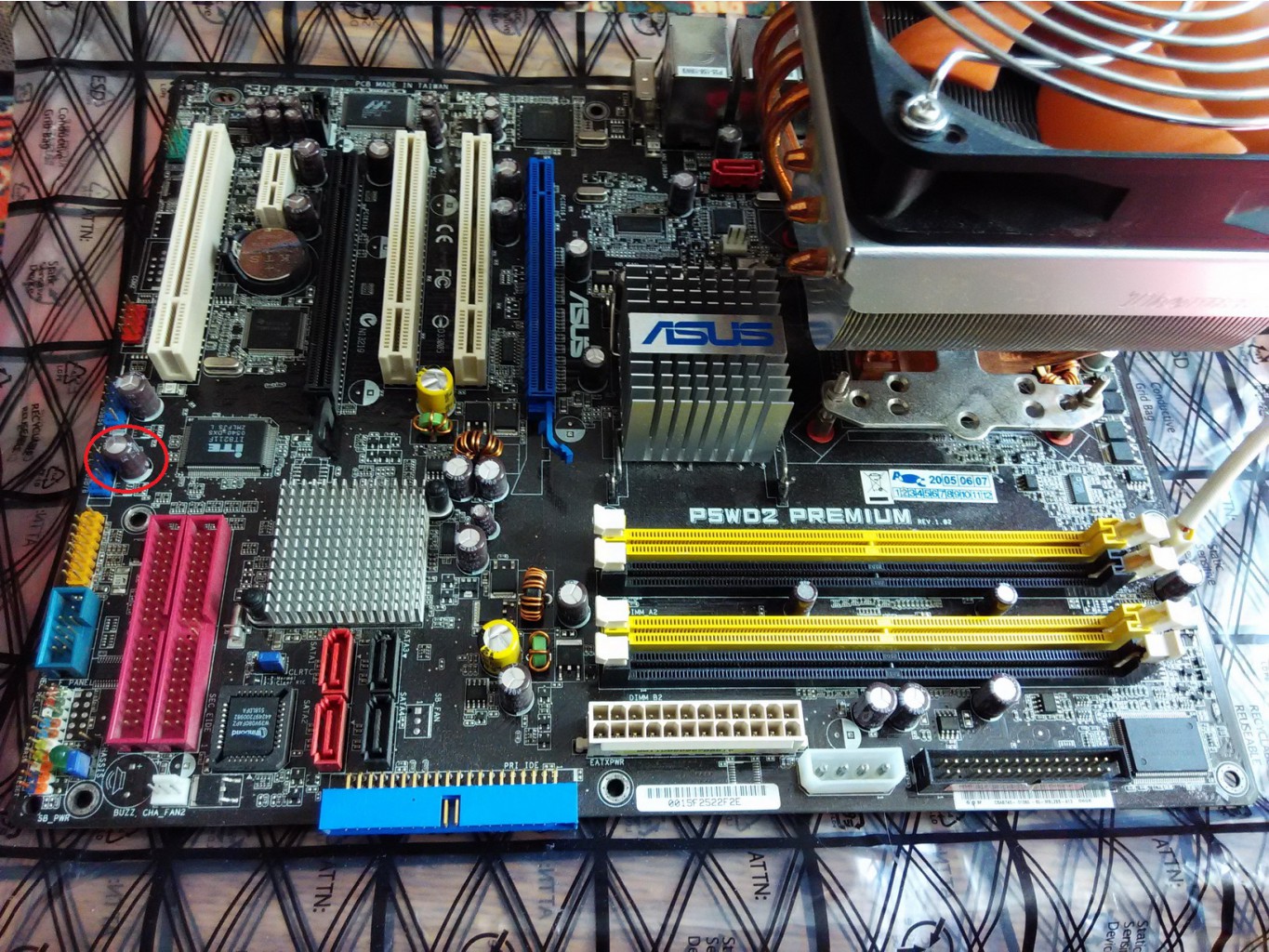 ASUS P5WD2 Premium (2)