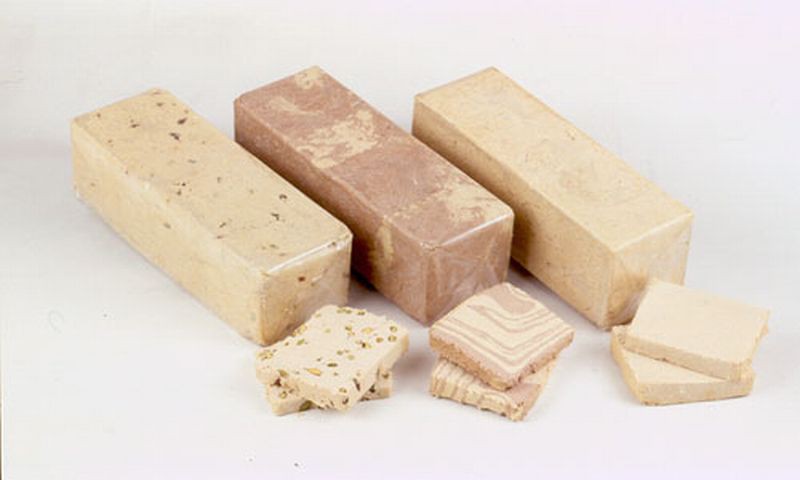 Халва арахисовая с какао и фундуком. 3 кг. 1012 руб.jpg