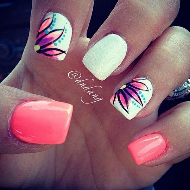 Cute-flower-girly-nails-Favim.com-1830330.jpg