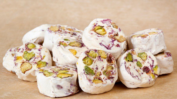 Нуга карэ с фисташками. 1,5 кг. 396 руб.jpg