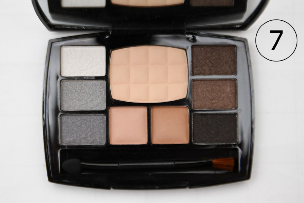 220 . -    Chanel Travel Makeup Palette 33 . (7)