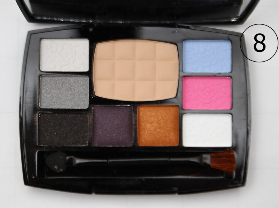 220 . -    Chanel Travel Makeup Palette 33 . (8)