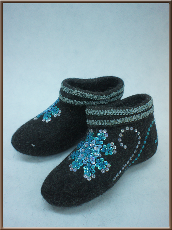 Валенки-самовалки женские расшитые (модель ВЖР03) с 36-41р 1400р