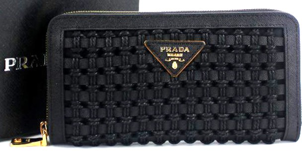 PRADA-PSP1301-blackb enl.JPG