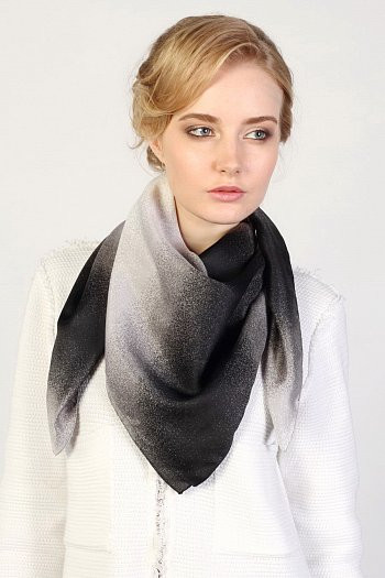 0015 degrade grey-black (2). Полиэстер. 90х90. So-ph-ie Ra-ma-ge. Италия. 250 руб.jpeg