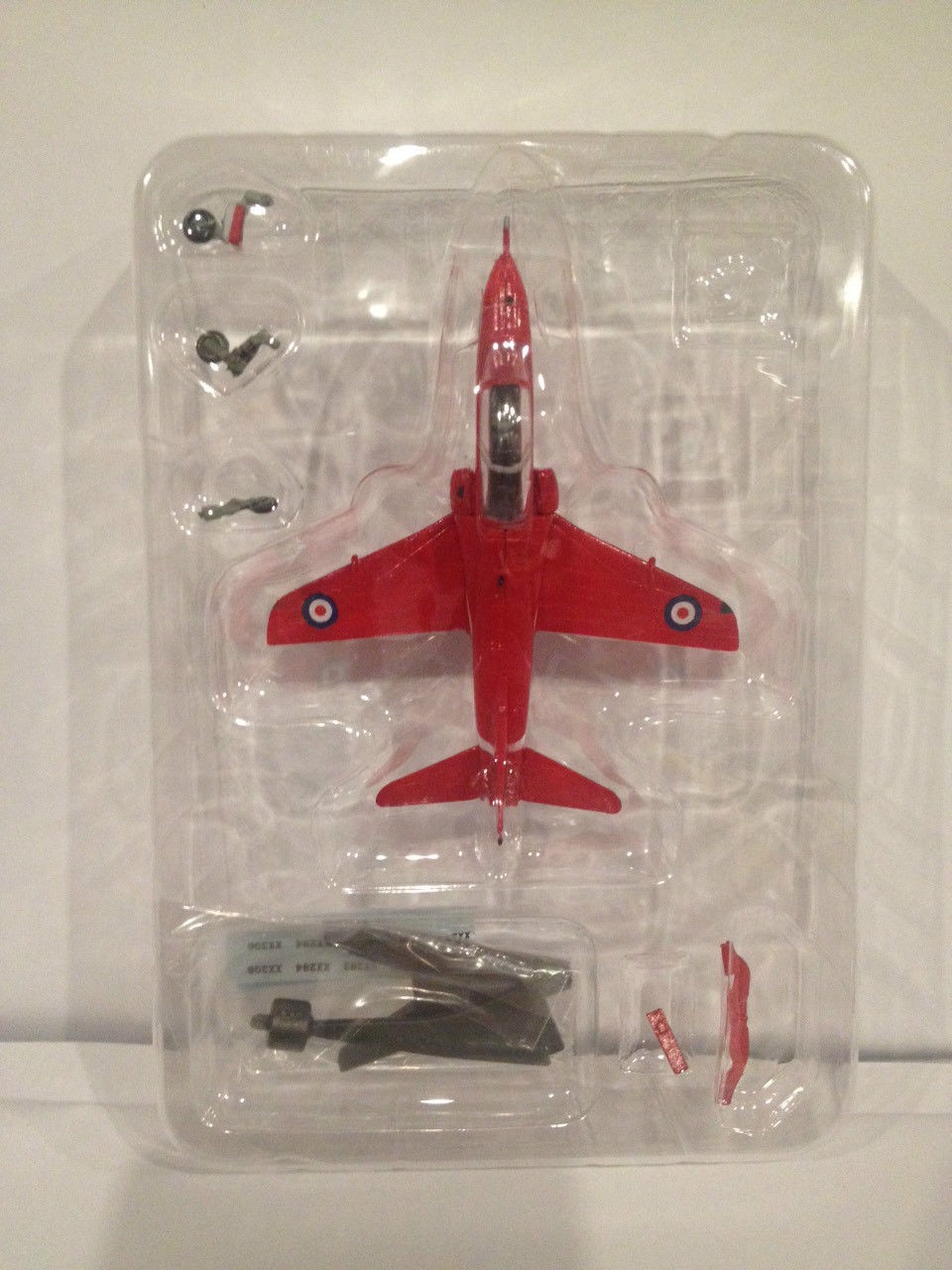 144 F-Toys T1A Hawk 'Red arrow' 2.jpg