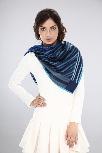 UN9090-S8718-3 (2). Шелк. 90х90. Un-ga-ro. Италия. 3950 руб.jpeg