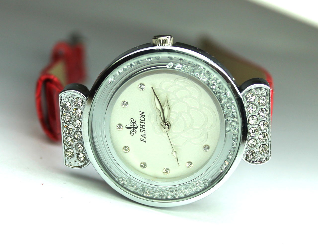 Часы женские Fashion, красный ремешок, арт.Ч0037, 299 руб..jpg