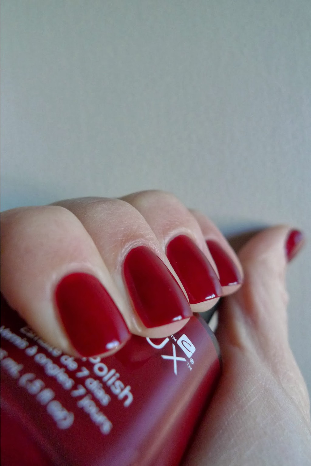 VINYLUX 106 Bloodline