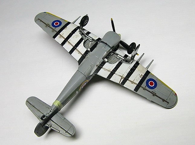 144 F-Toys Typhoon Green 4.jpg