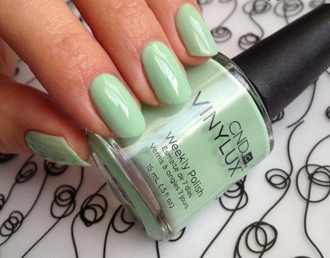 VINYLUX 166 Mint Convertible