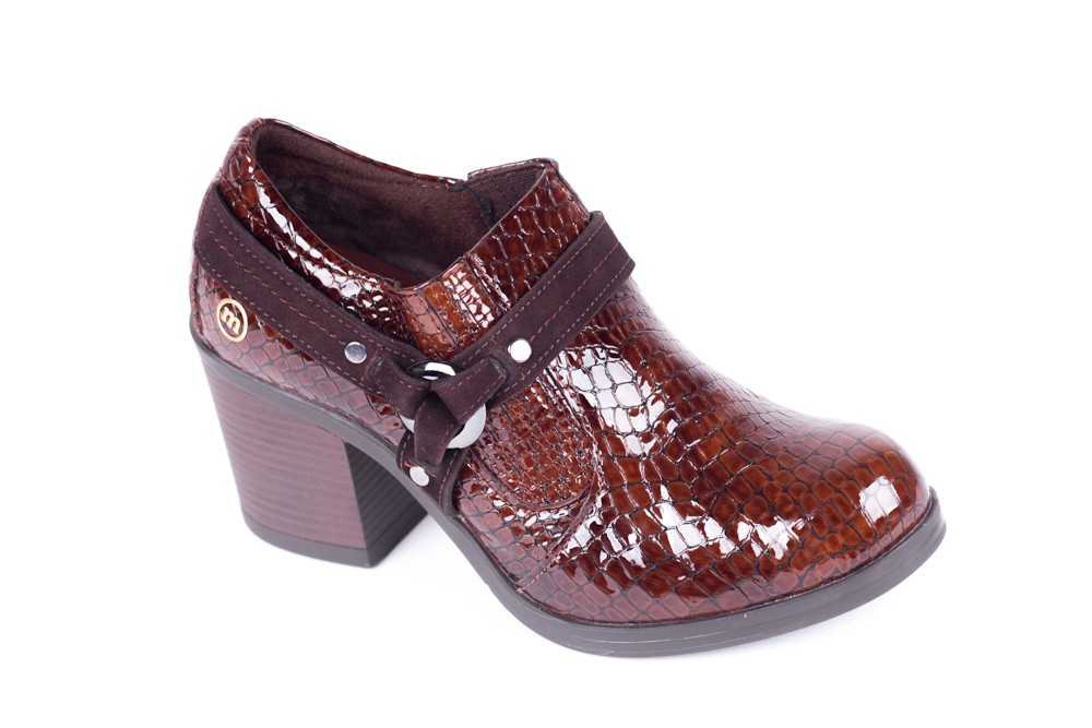 D15KA335-KHVMSRRG  36-40 (37-2, 38-3) (PEG)	2 290,00 .