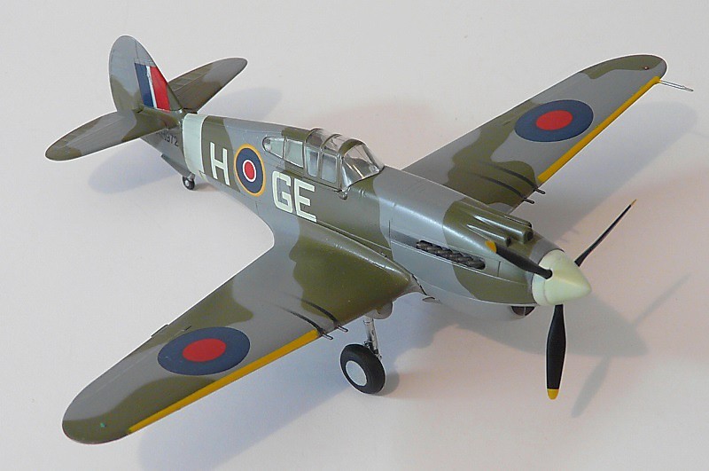 EM37207 P-40B UK 1.jpg