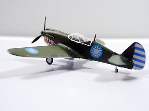 Bandai P-40 Warhawk 3.jpg