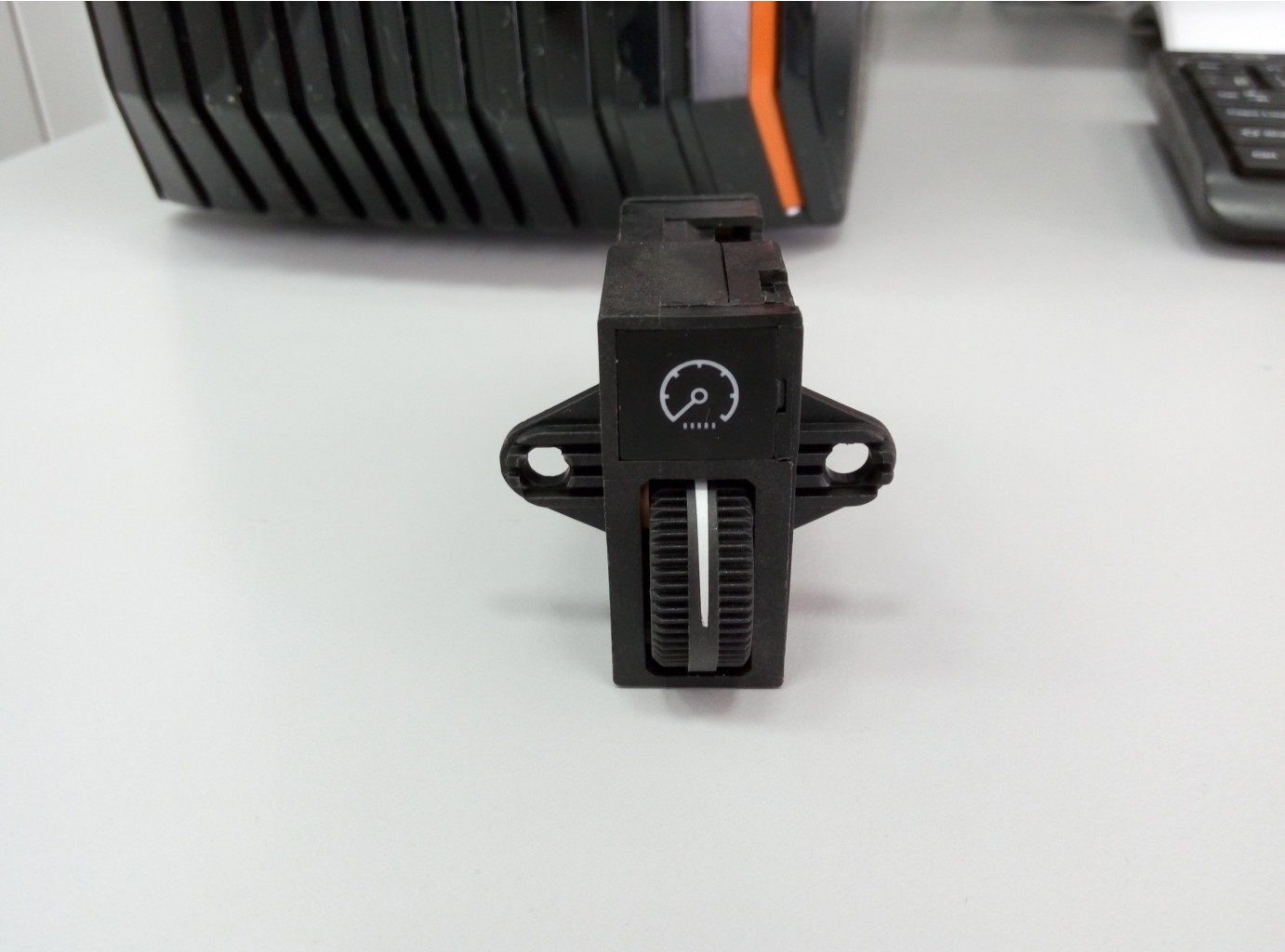 98BB-13K752-AB (Ford)