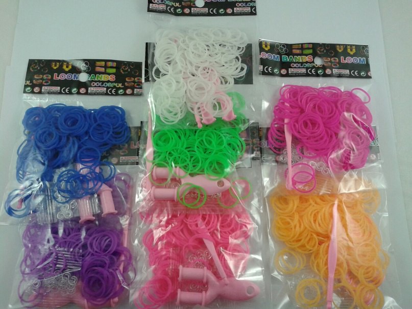   Loom Bands. 200 .  25 /.