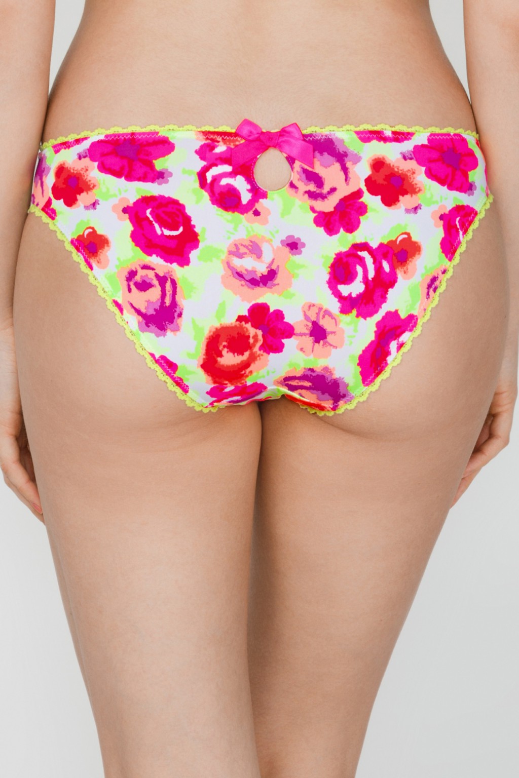 312*04120256	  L*ara  206,00