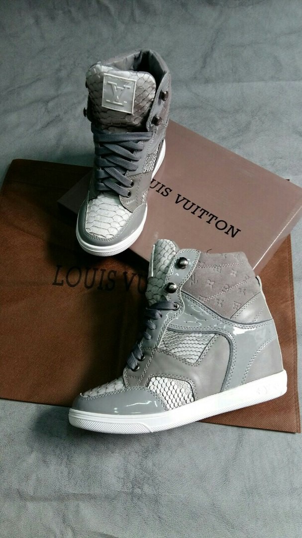  Louis Vuitton  .jpg