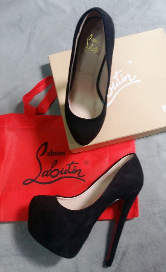 - Christian Louboutin    4 .jpg