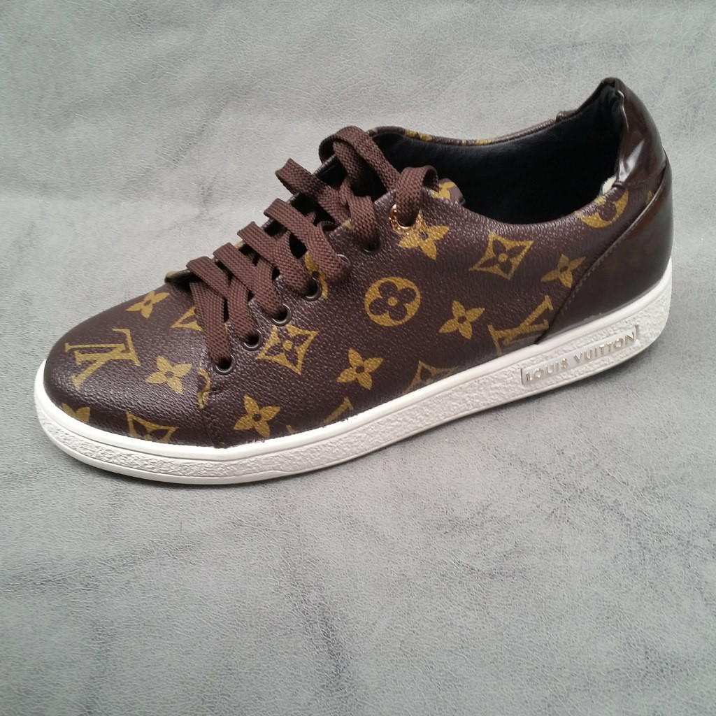  Louis Vuitton .jpg