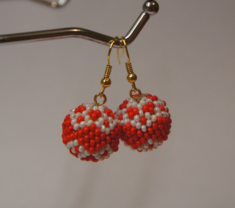 Серьги-бусины из бисера. Славянский узор. 300 руб.