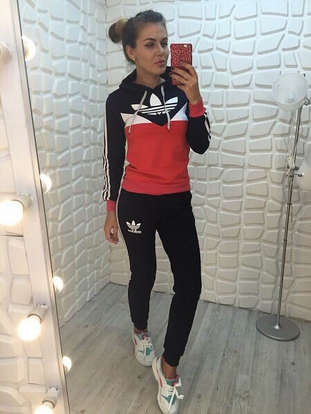 Adi475 5376w Костюм-двойка утепленный женский Adidas 1090руб.