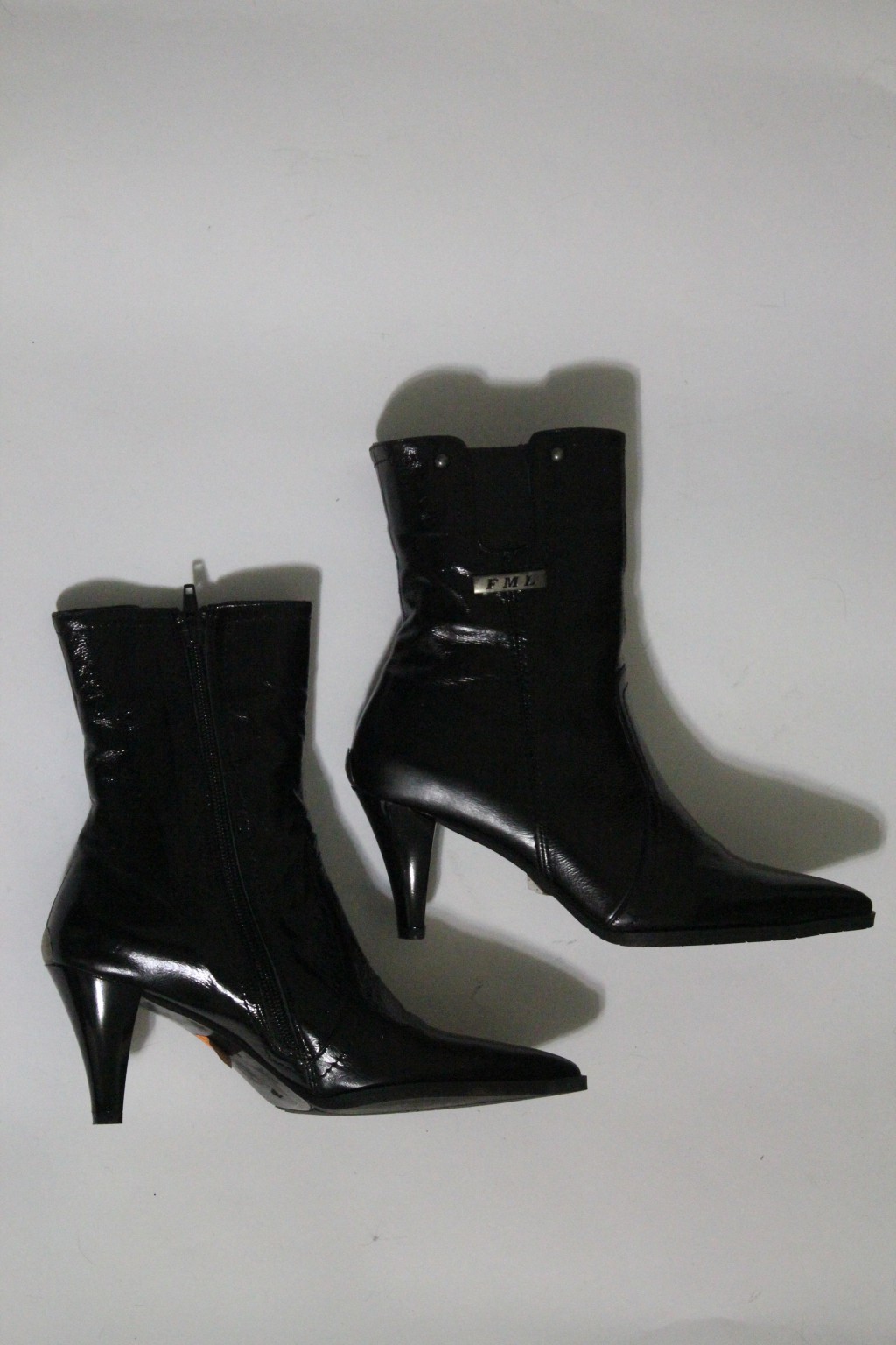 familiare,  303,  1400