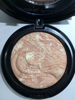   MAC Extra Dimension Skinfinish  7